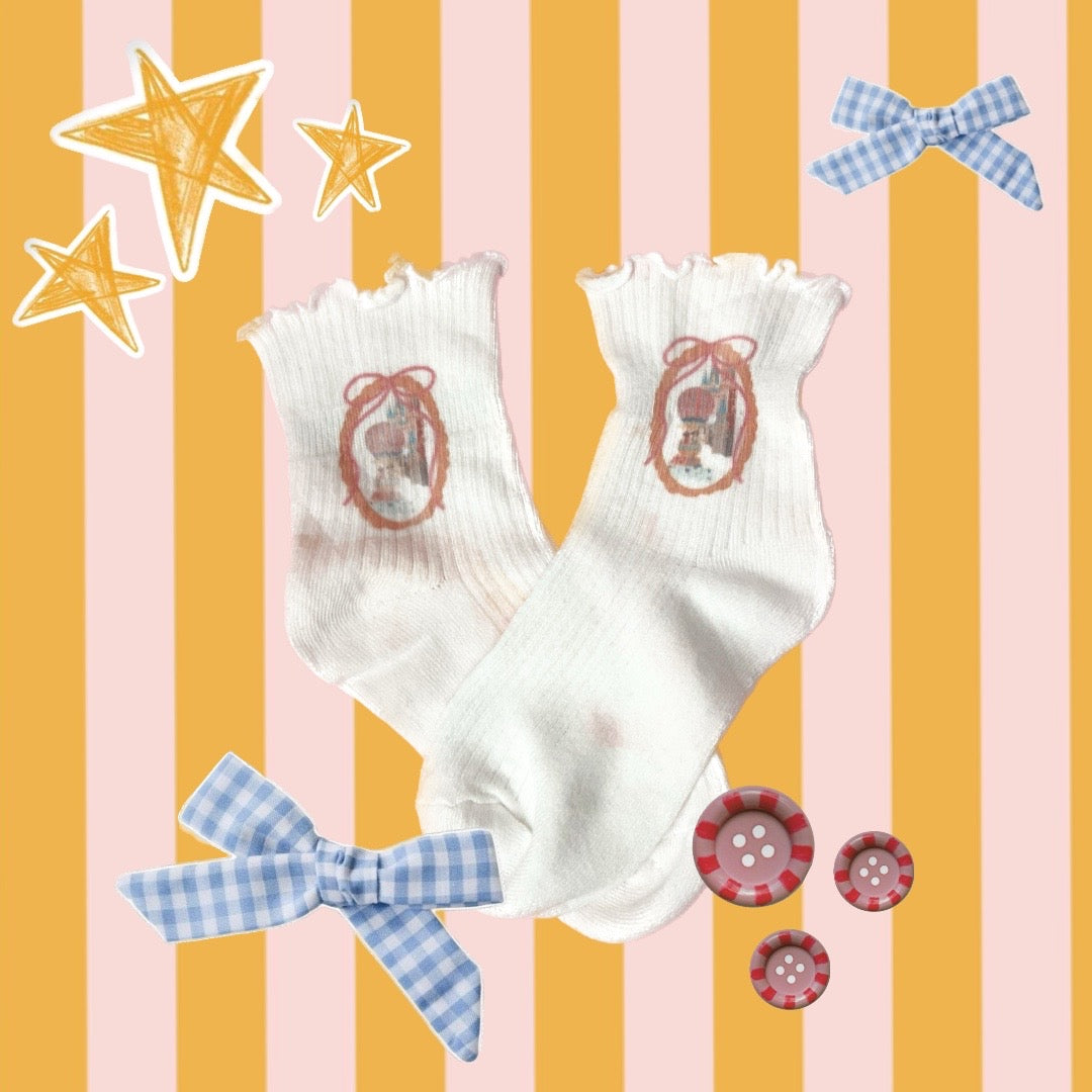 ✨pre-order✨ feels like home ruffle socks!!