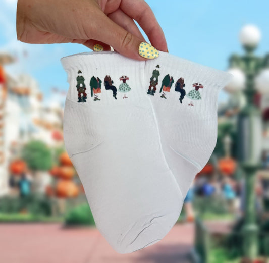 Is This Room Actually Stretching? Socks! 🐊🔮